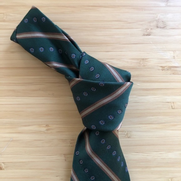 Lanvin Silk Tie In Rich Forest Green & Gold! - Picture 5 of 7